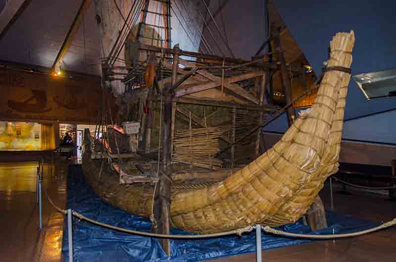 Noruega - Oslo 099 - museo Kon-Tiki - balsa Ra II.jpg